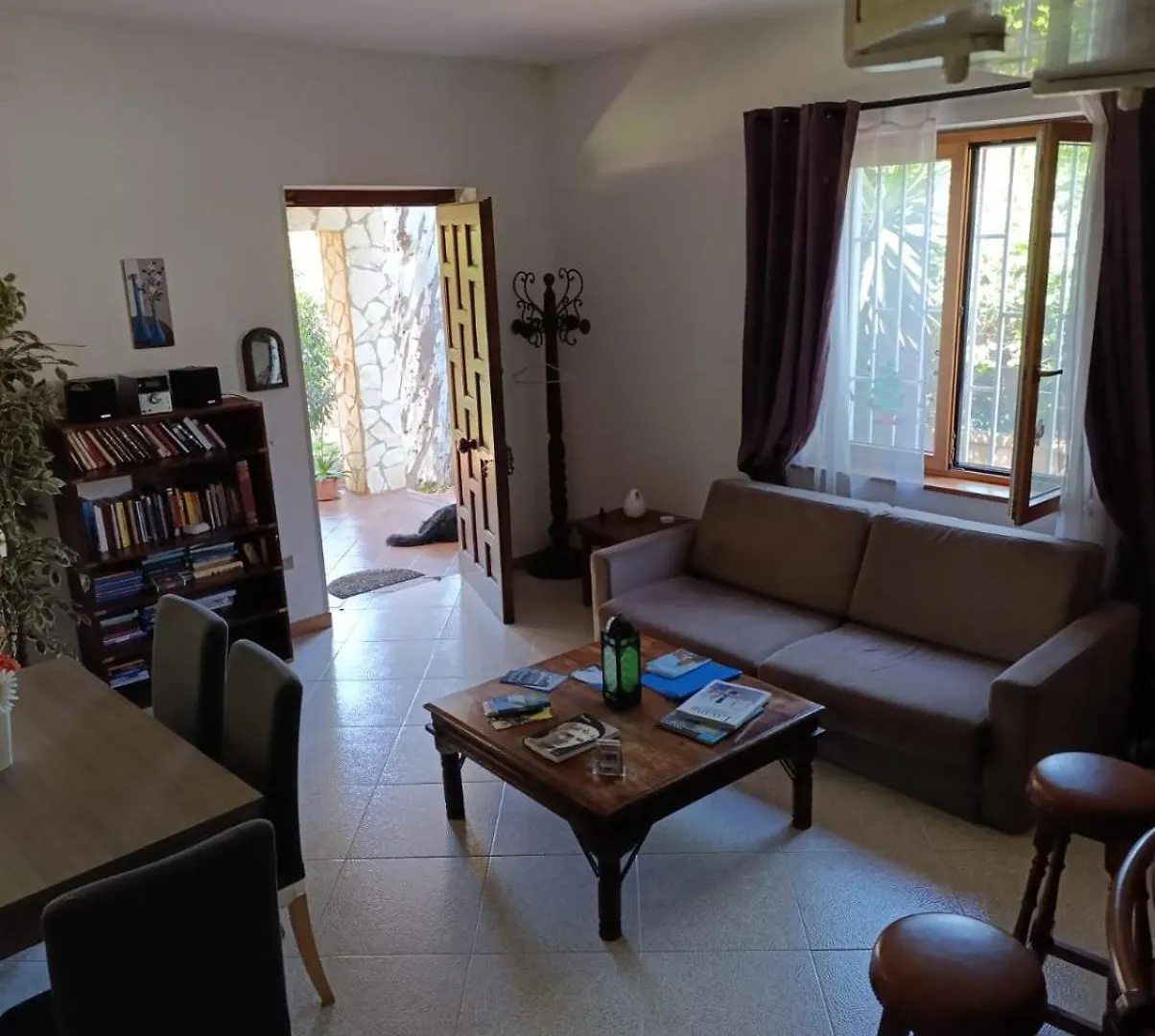 Casa In Giardino A Pochi Passi Dal Mare Βίλα Παλέρμο 0*,